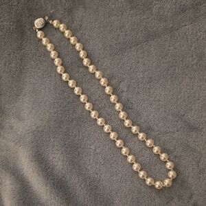 Elegant Pearl Necklace